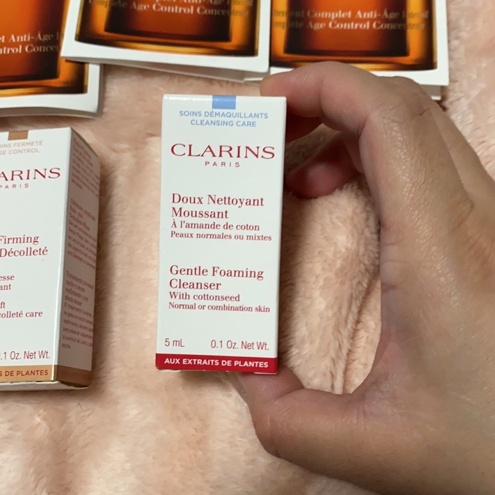 Clarins Sample 9pc - Picture 2 of 5